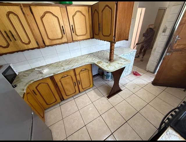 7 BEDROOM HOUSE FOR SALE IN VANDERBIJLPARK CE 2